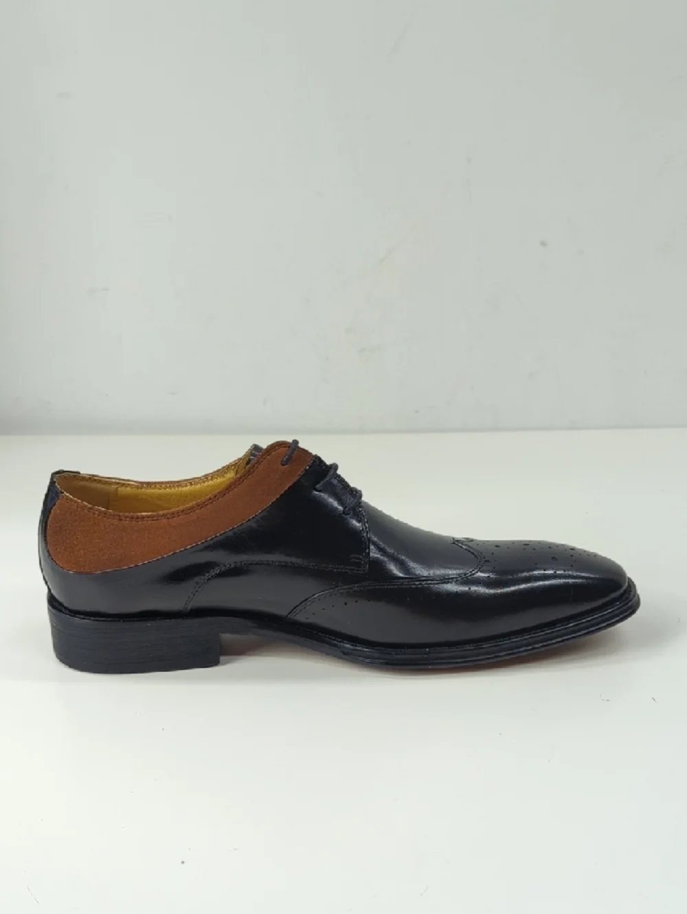 New Stacy Adams Hewlett Wingtip Oxford in Black Leather Size 8.5
